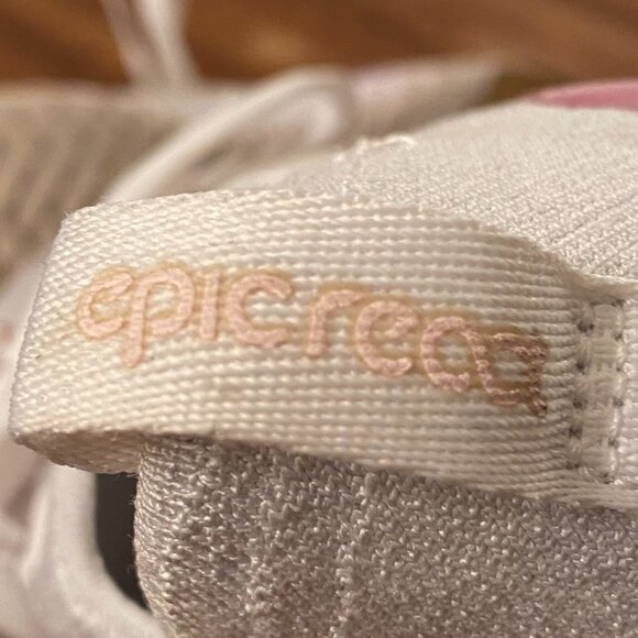 Nike Epic React Flyknit Woman's Size 7.5 White and Light Purple - Picture 5 of 10